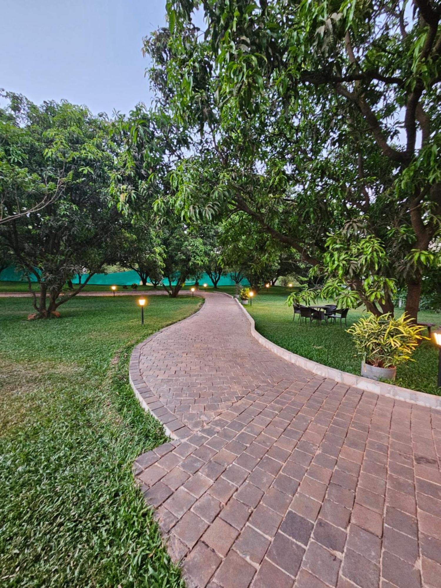 River Estates Luxury Resort & Spa Karjat Exterior foto