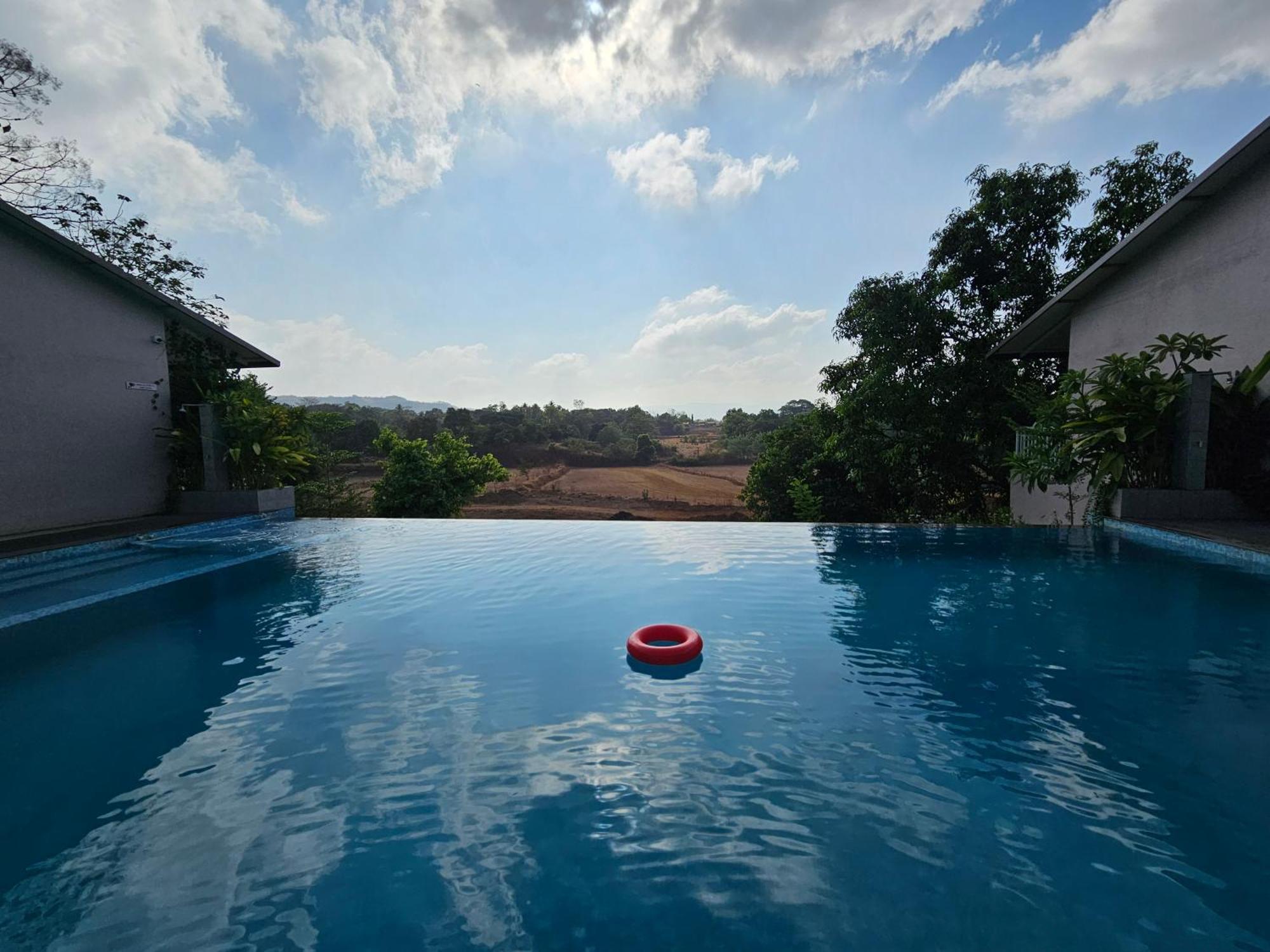 River Estates Luxury Resort & Spa Karjat Exterior foto